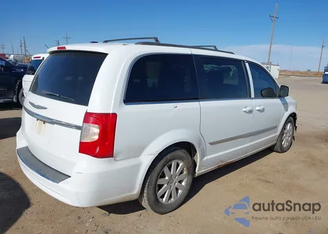 2015 Chrysler Town & Country Touring z USA, uszkodzony, nr VIN 2C4RC1BGXFR695861